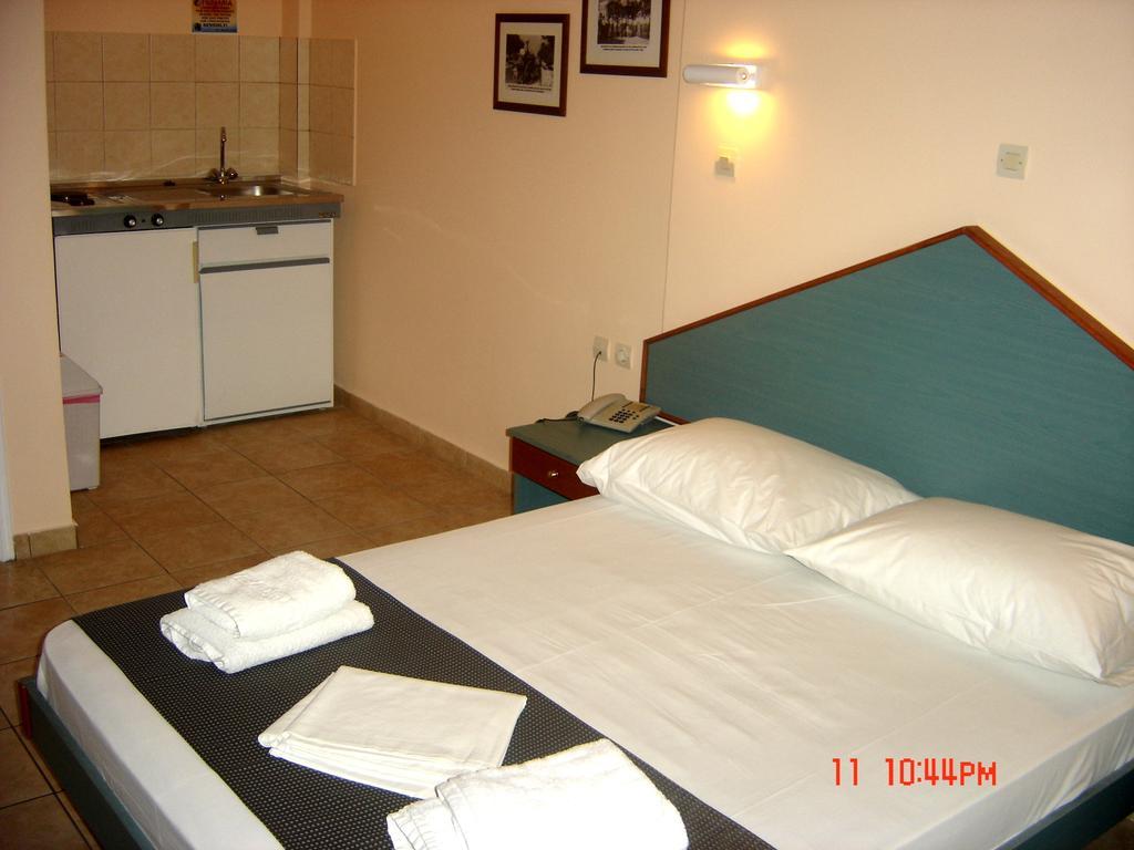 Filoxenia Apartments & Studios Theologos  Bilik gambar